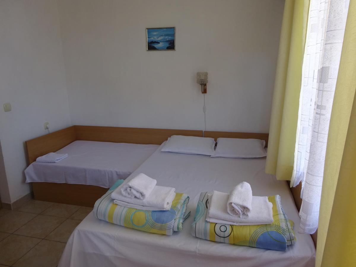 Hris Hotel Chernomorets Ngoại thất bức ảnh