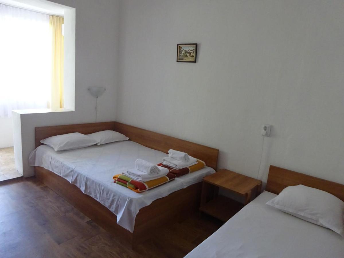 Hris Hotel Chernomorets Ngoại thất bức ảnh