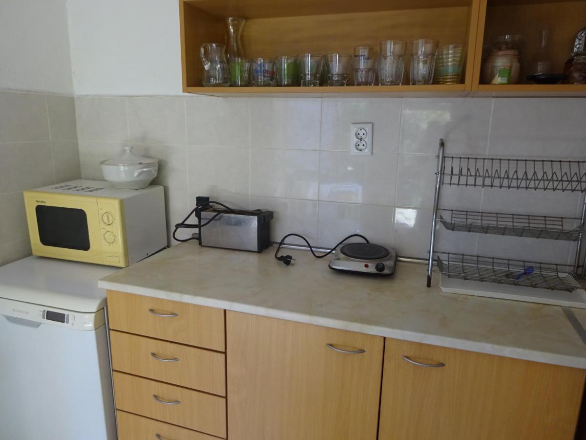 Hris Hotel Chernomorets Ngoại thất bức ảnh