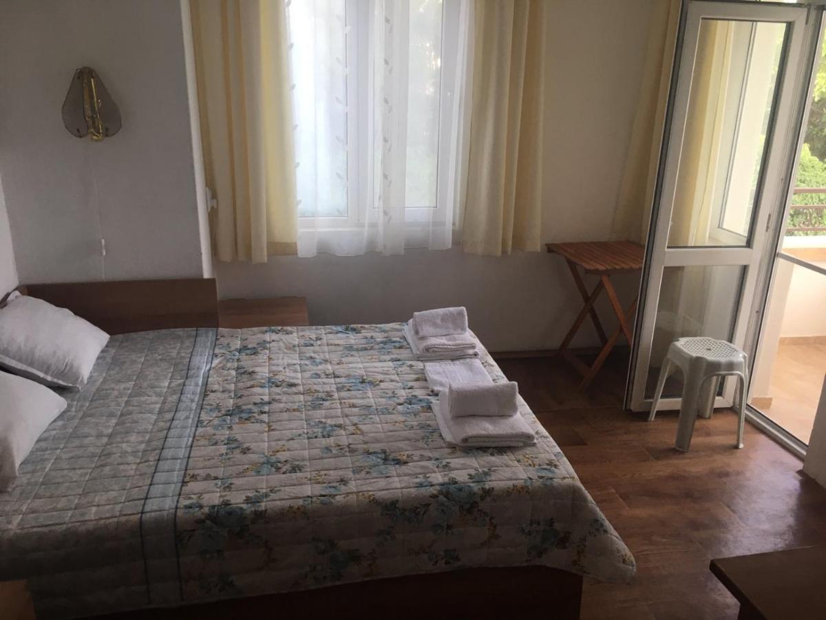 Hris Hotel Chernomorets Ngoại thất bức ảnh