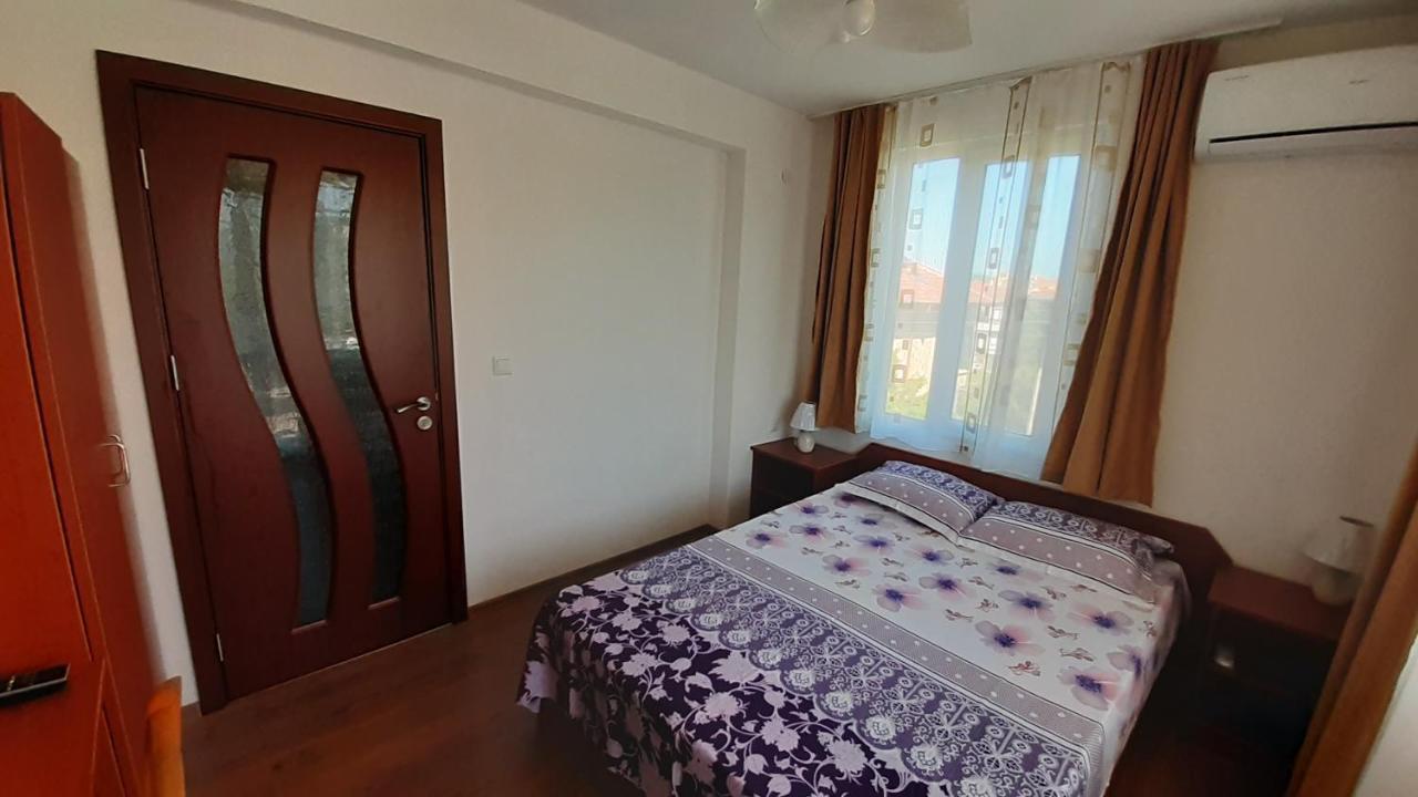 Hris Hotel Chernomorets Ngoại thất bức ảnh