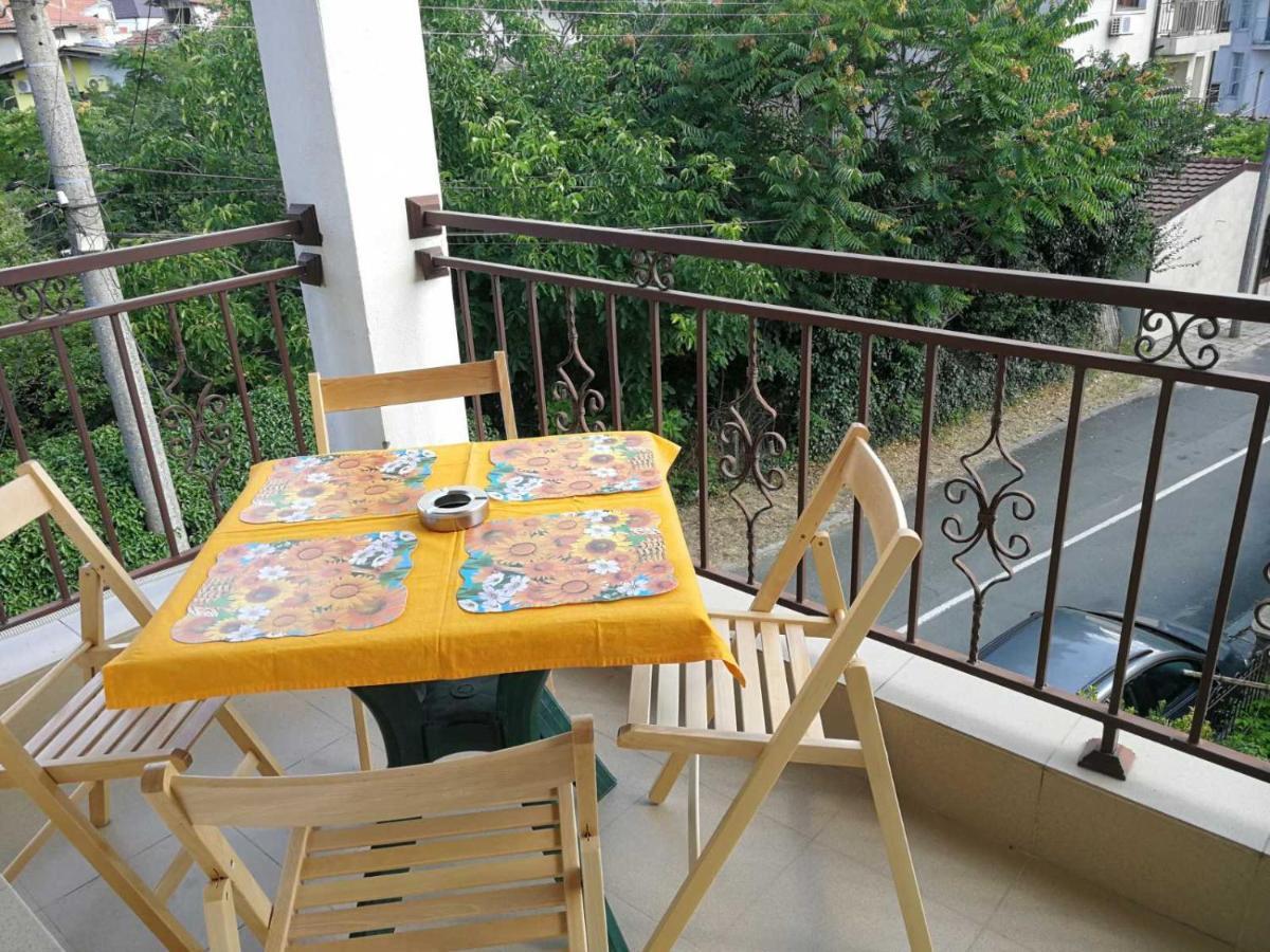 Hris Hotel Chernomorets Ngoại thất bức ảnh