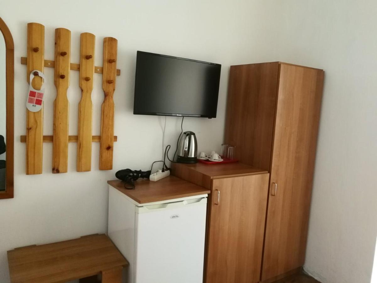 Hris Hotel Chernomorets Ngoại thất bức ảnh