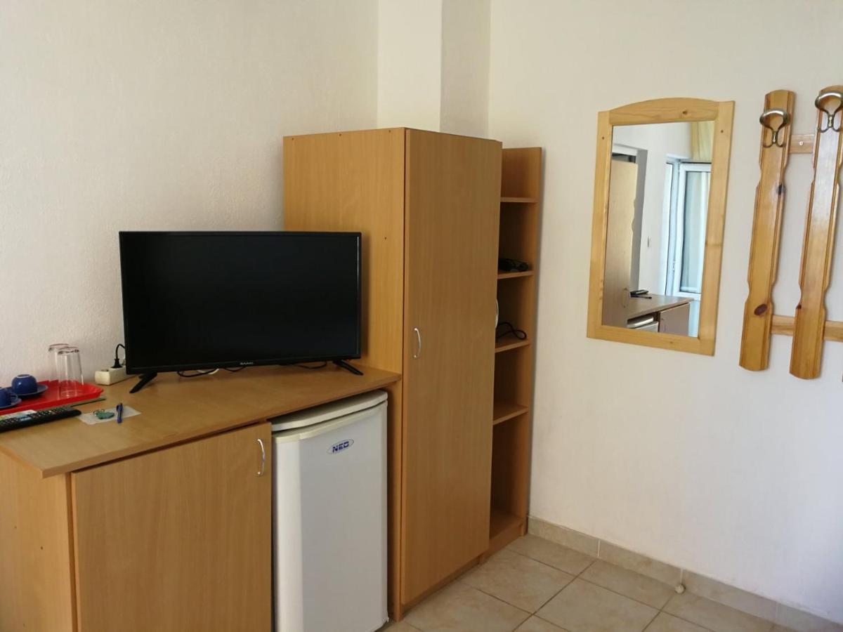Hris Hotel Chernomorets Ngoại thất bức ảnh