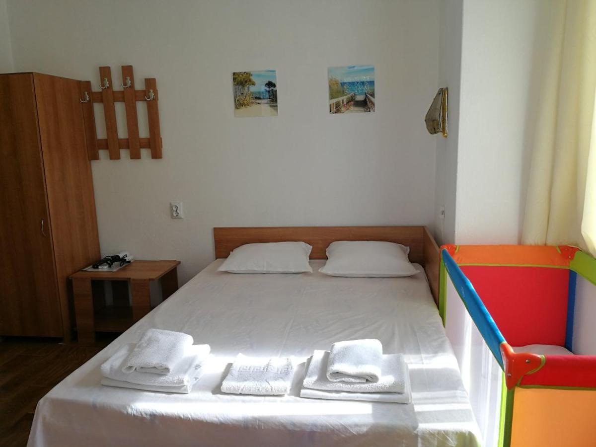 Hris Hotel Chernomorets Ngoại thất bức ảnh