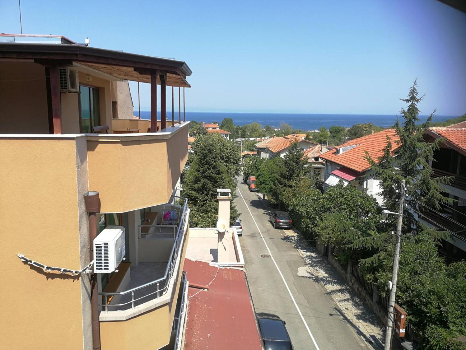 Hris Hotel Chernomorets Ngoại thất bức ảnh