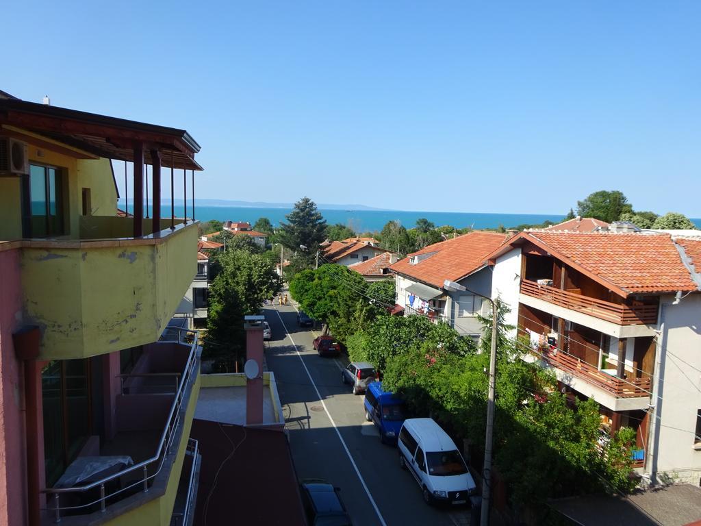 Hris Hotel Chernomorets Ngoại thất bức ảnh