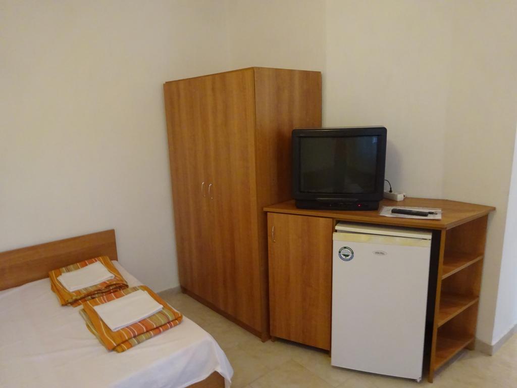 Hris Hotel Chernomorets Ngoại thất bức ảnh